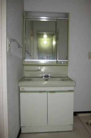 Washroom. There washbasin independent