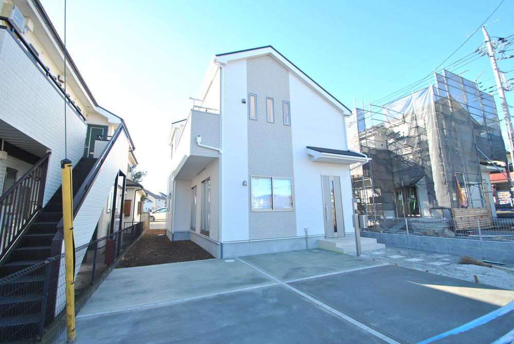 Local appearance photo. Local (12 May 2013) Shooting