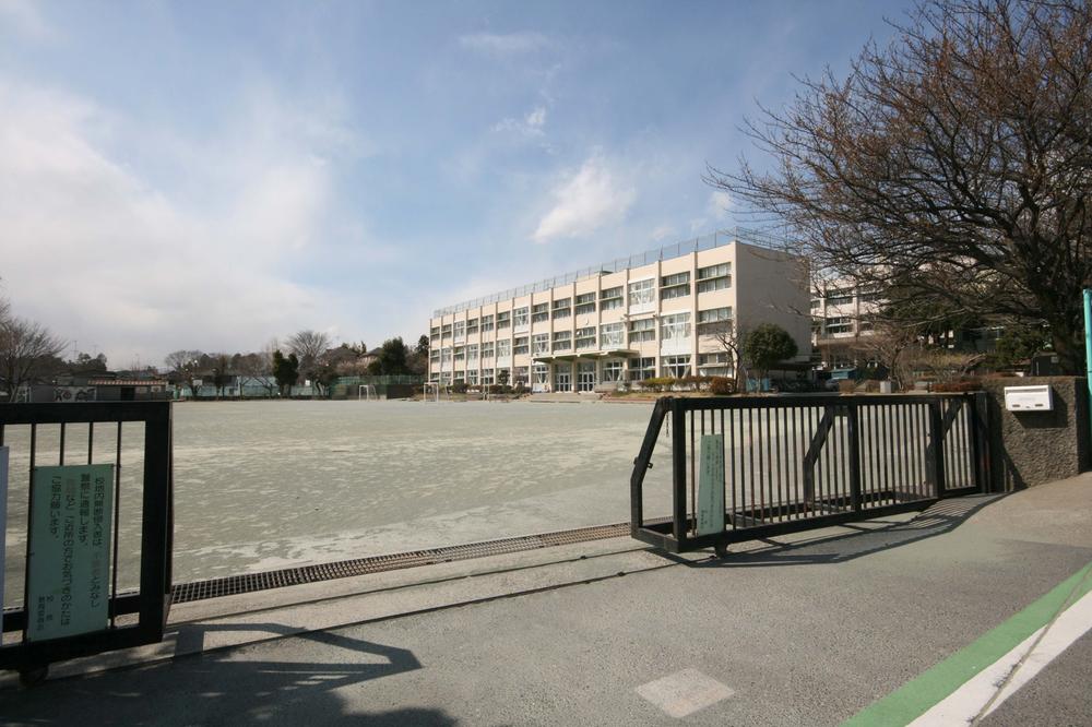 Primary school. 500m school until Kotesashi Elementary School is also safe near parents. 