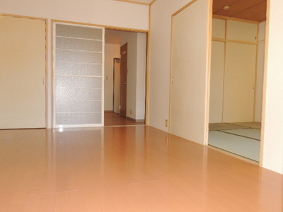 Living and room. From the terrace side