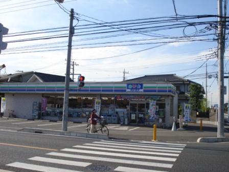 Convenience store. Three F until the (convenience store) 358m