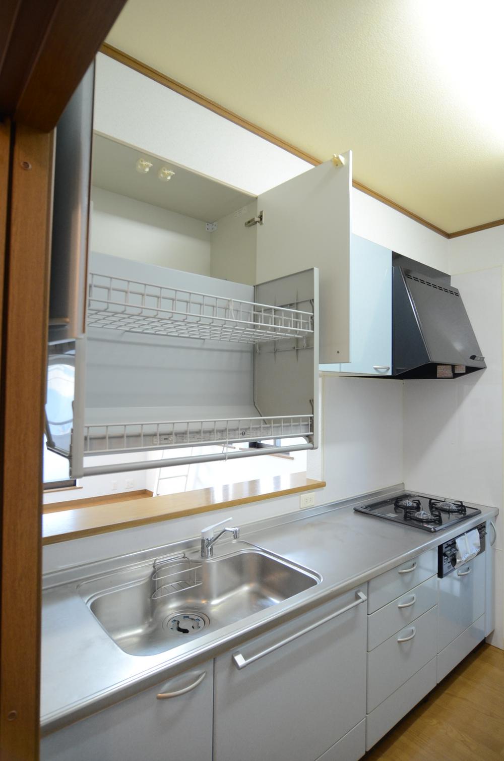 Kitchen. Indoor (11 May 2013) Shooting