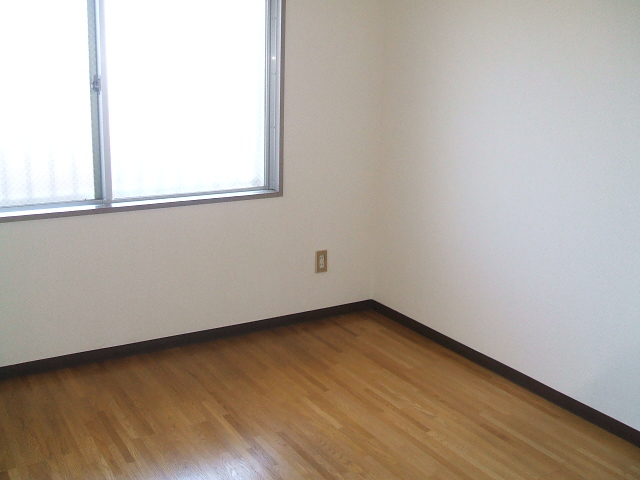 Other room space. Western-style 6 Pledge. Storage of the hammer is also there is reasonable size as the bedroom.