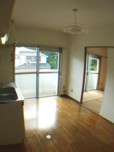 Living and room. dining. You can use the spacious room and opened the sliding door of a Japanese-style room.