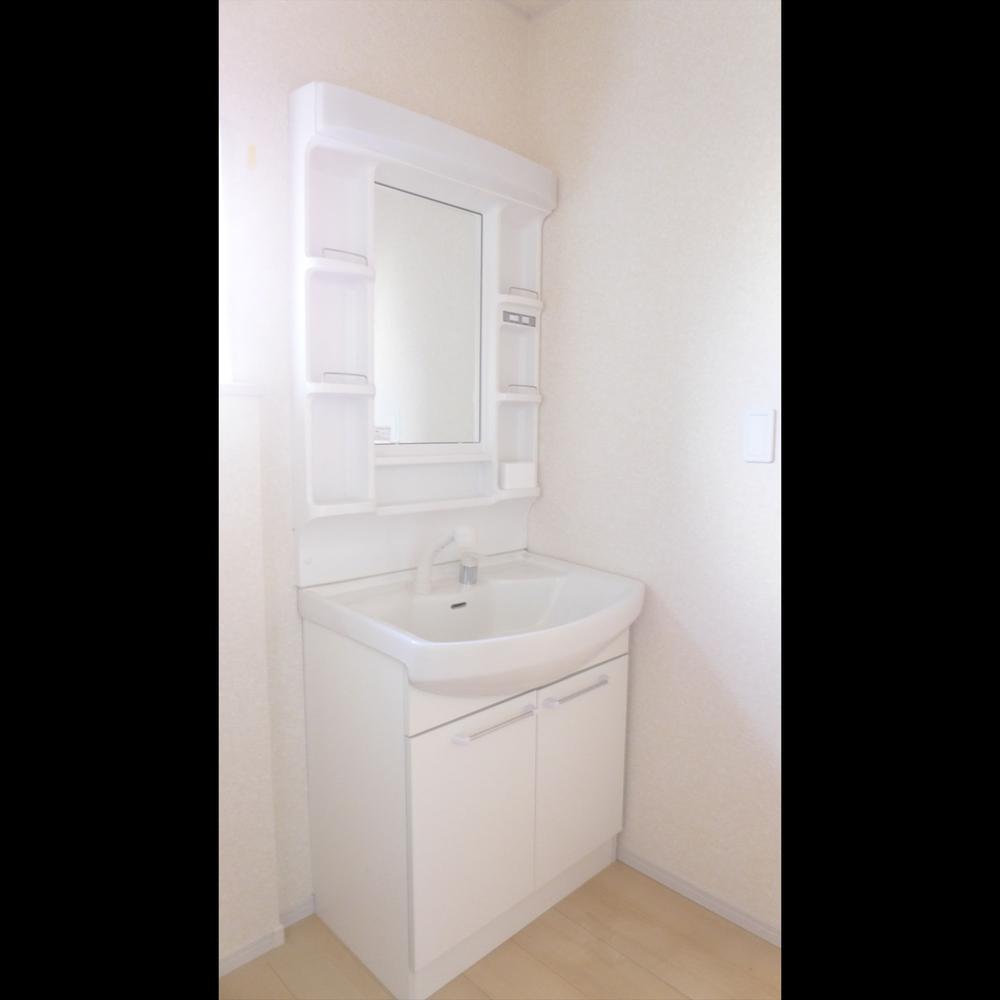 Wash basin, toilet. The company construction cases