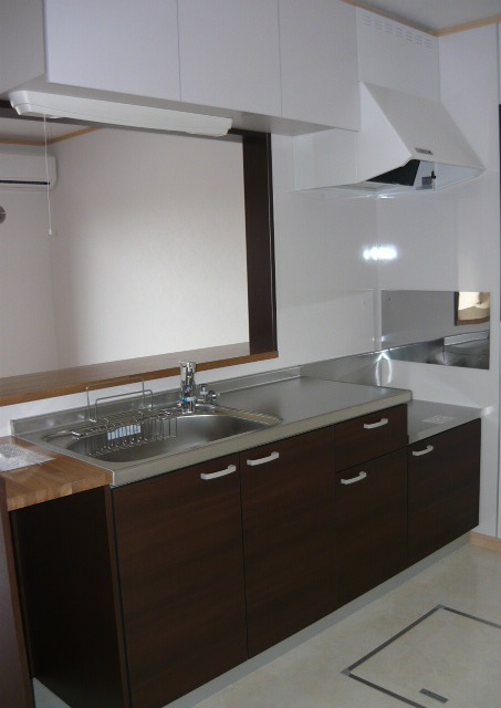 Kitchen. Gas stove installation Allowed face-to-face kitchen.