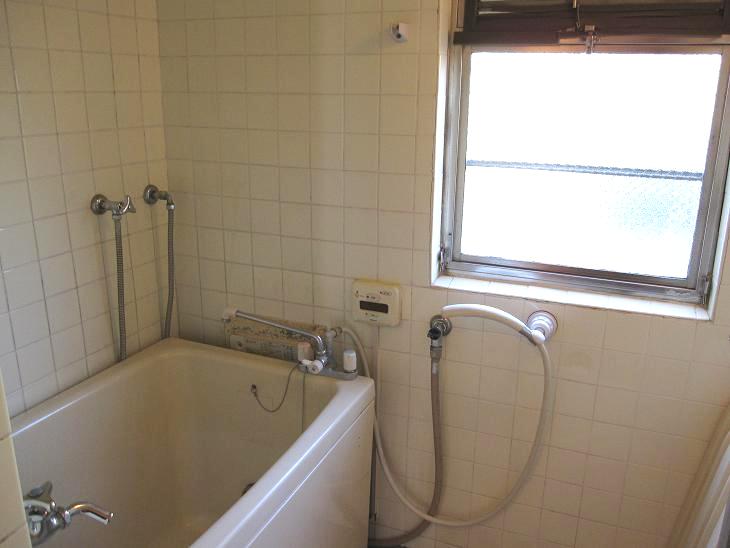 Bath. Bathing possible reheating
