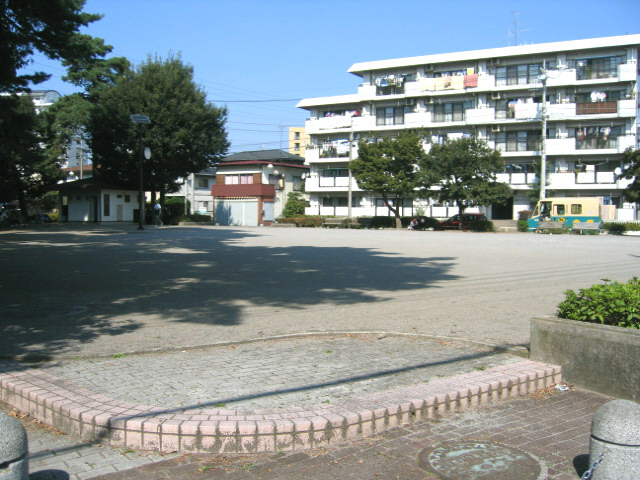 park. 40m to Kamisuna park (park)