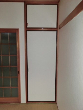 Receipt. Japanese-style closet (when closed) There is also can be stored securely height