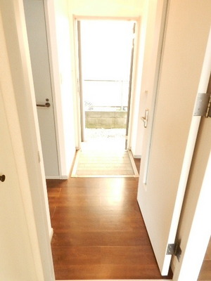 Entrance. Shoe box