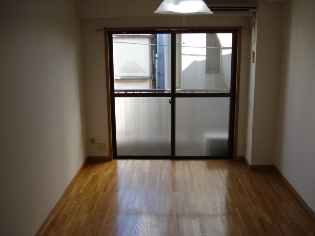 Other room space. 6 tatami Western-style is the flooring.