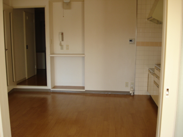 Living and room. 6 Pledge of dining space. In family recreation.