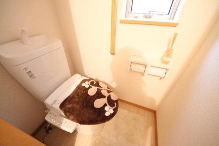 Toilet. E Building. Washlet is with.