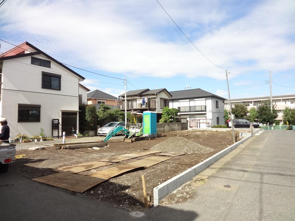 Local photos, including front road. Local (10 May 2013) Shooting