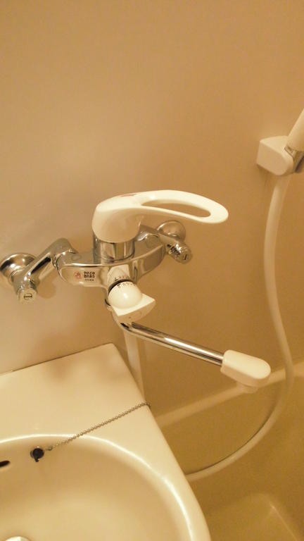 Bath. Easy-to-use lever faucet