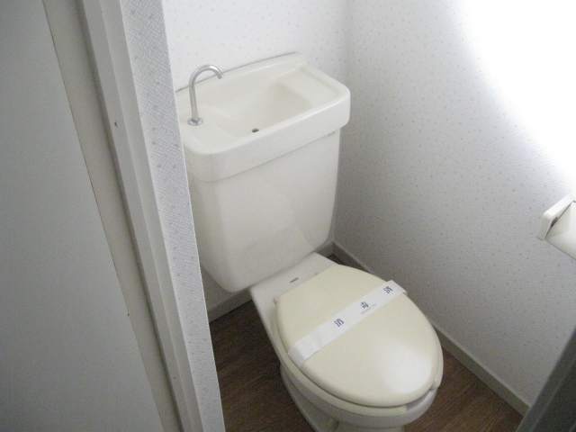 Toilet. There is a toilet window is easy to ventilation