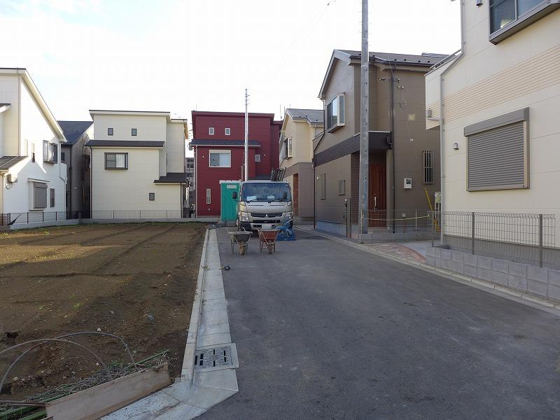 Local photos, including front road. Local (December 7, 2013) Shooting