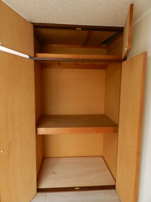 Receipt. Receipt With upper closet