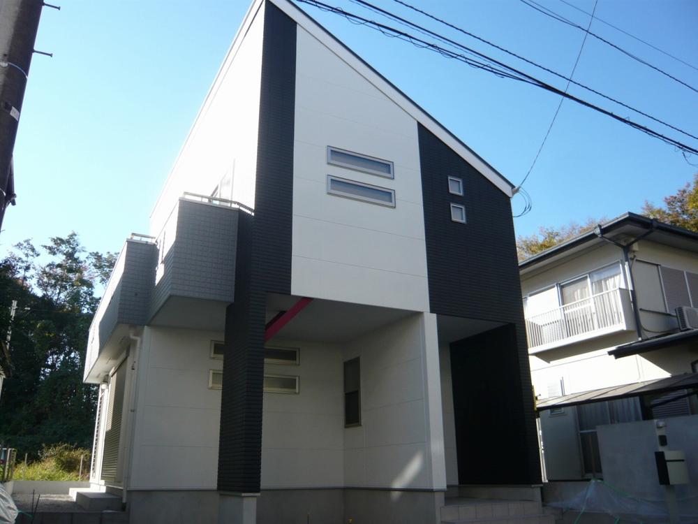 Local appearance photo. Local (11 May 2013) Shooting