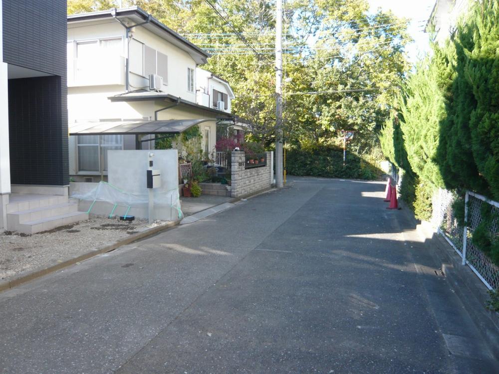 Local photos, including front road. Local (11 May 2013) Shooting