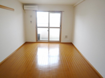 Living and room. Western-style 9.8 Pledge