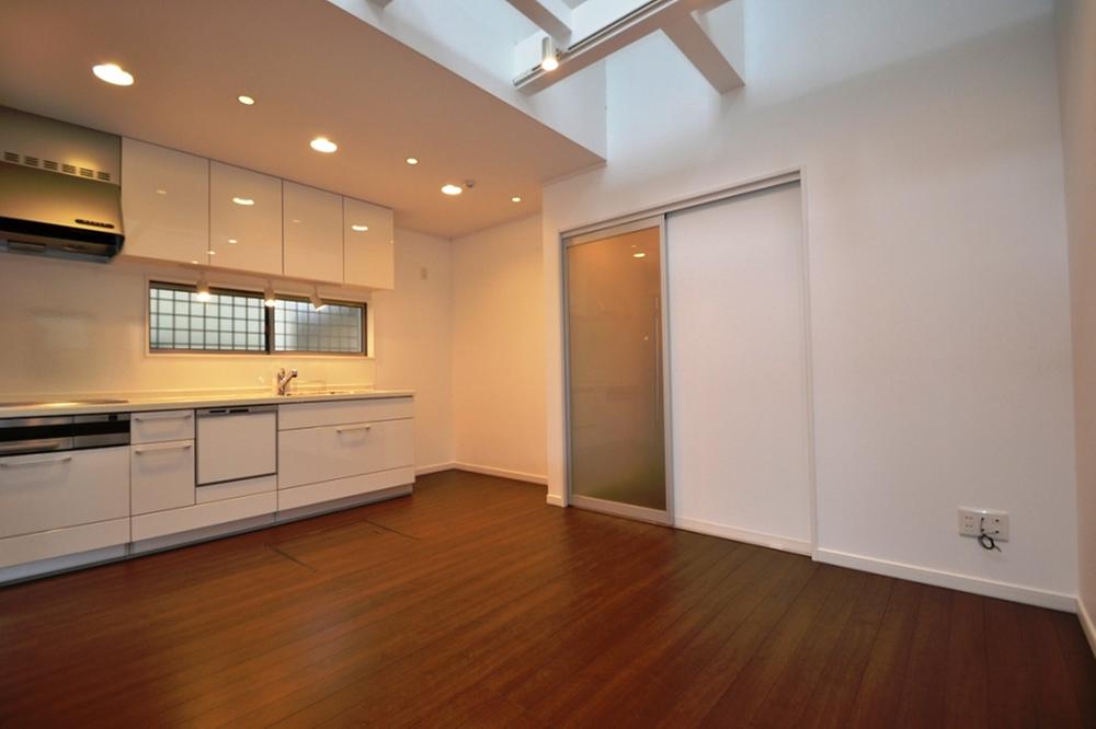 Living. Indoor (March 2012) shooting