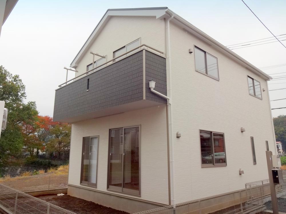 Local appearance photo. Local (11 May 2013) Shooting