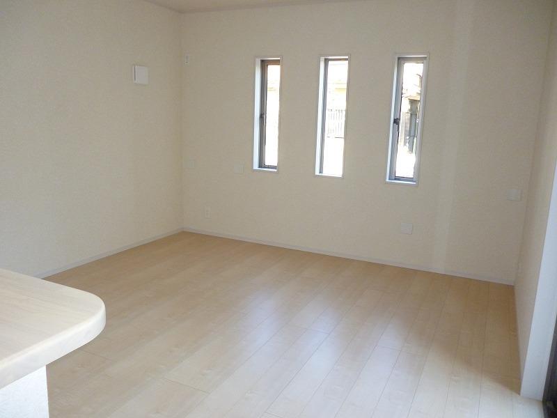 Living. Local (November 23, 2013) Shooting