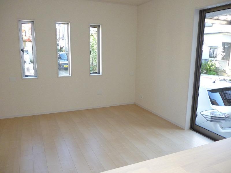 Living. Local (November 23, 2013) Shooting