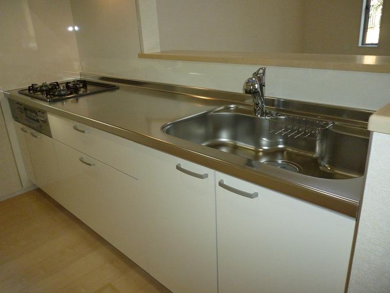 Kitchen. Local (November 23, 2013) Shooting