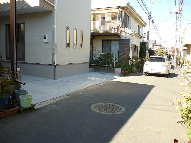 Local photos, including front road. Local (November 23, 2013) Shooting