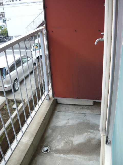 Balcony. Veranda ・ Washing machine storage is here