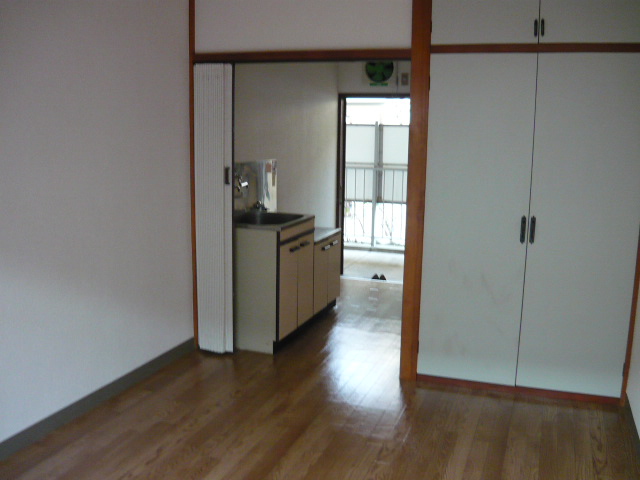 Other room space. Western-style from a different angle.