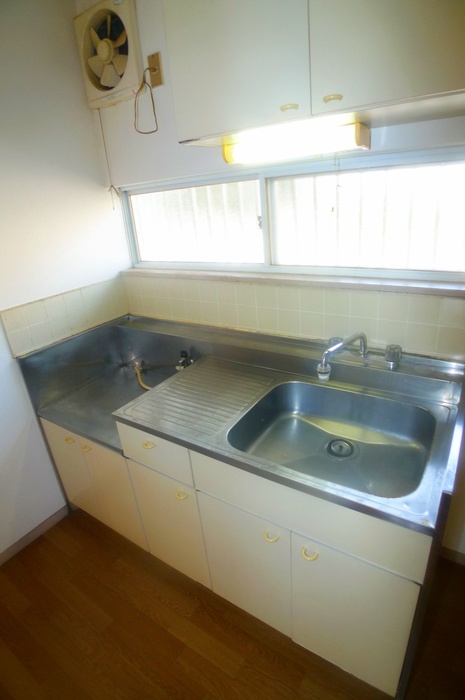Kitchen. Gas stove installation Allowed