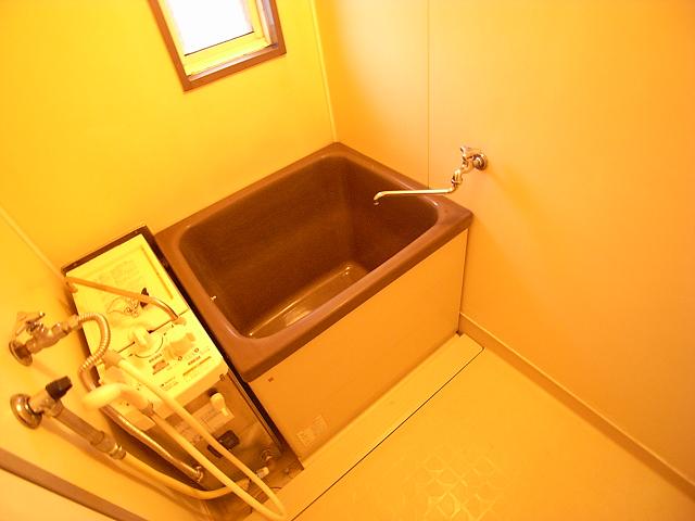 Bath. Reheating Allowed (balance tank)
