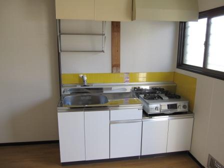 Kitchen. Gas stove installation Allowed ・ Window there in the kitchen