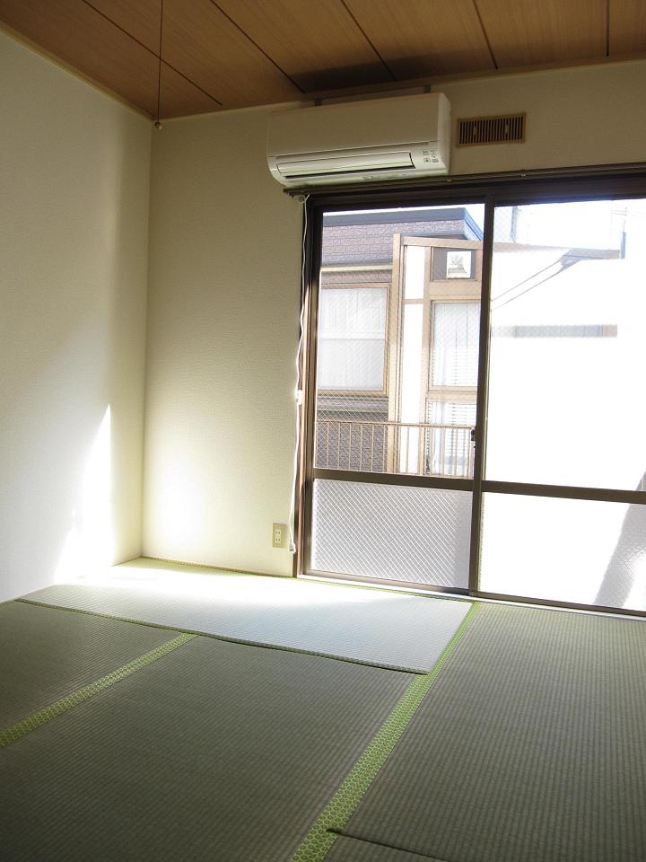 Other room space. 6-mat Japanese-style room. Spacious effective use also in room storage