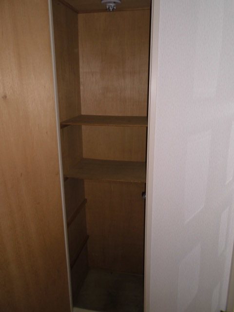 Receipt. Hallway storage. stroller ・ Convenient storage, such as a vacuum cleaner