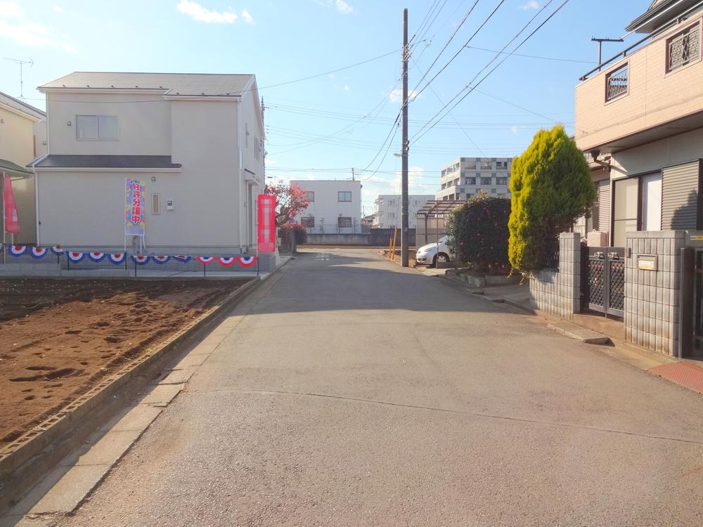 Local photos, including front road. Local (12 May 2013) Shooting