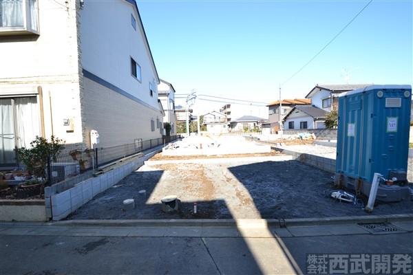 Local photos, including front road. 1 Building