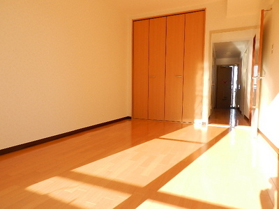 Living and room. Is a veranda side Western-style From the veranda side
