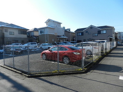 Parking lot. South, Is parking