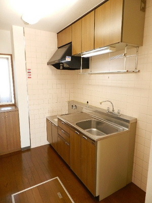 Kitchen. Gas stove 2 burners installed Allowed