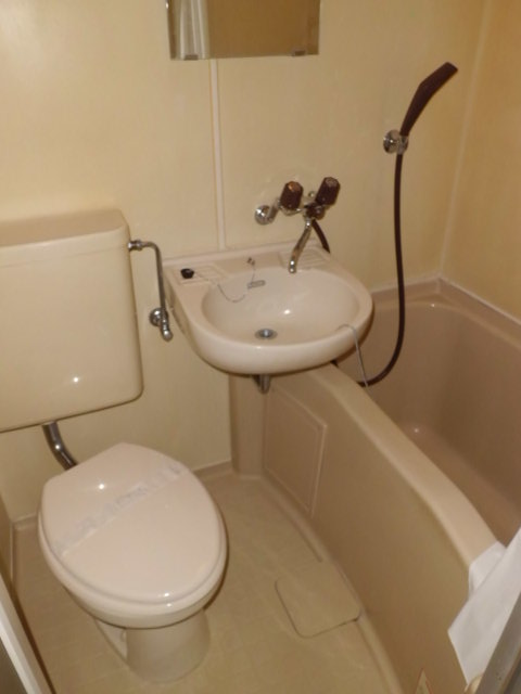 Bath. Easy cleaning also collectively in the 3-point unit bus