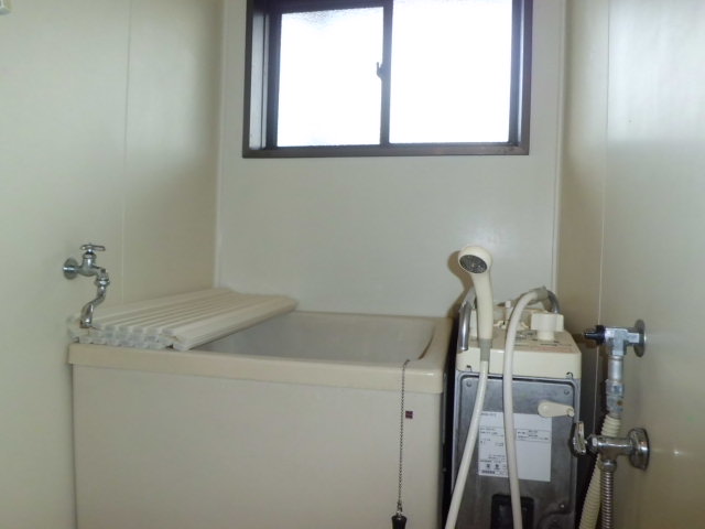 Bath. Bathing marked with add-fired function (balance tank).