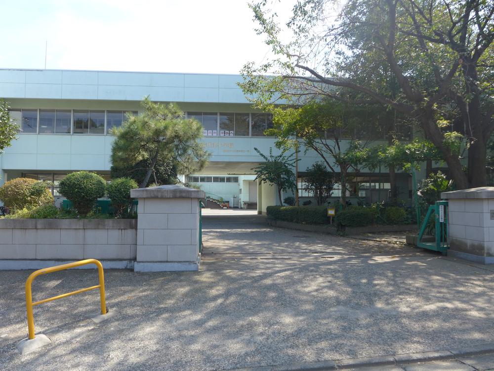 Primary school. Kitaakitsu until elementary school 380m