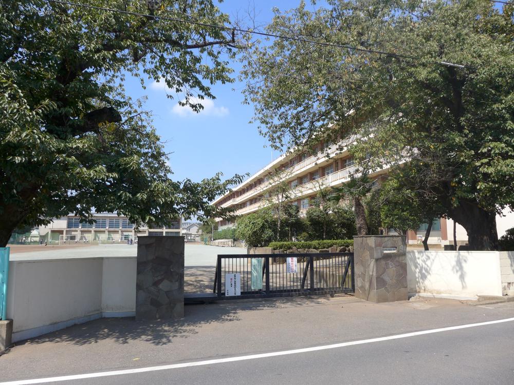 Junior high school. Nanryo 2050m until junior high school