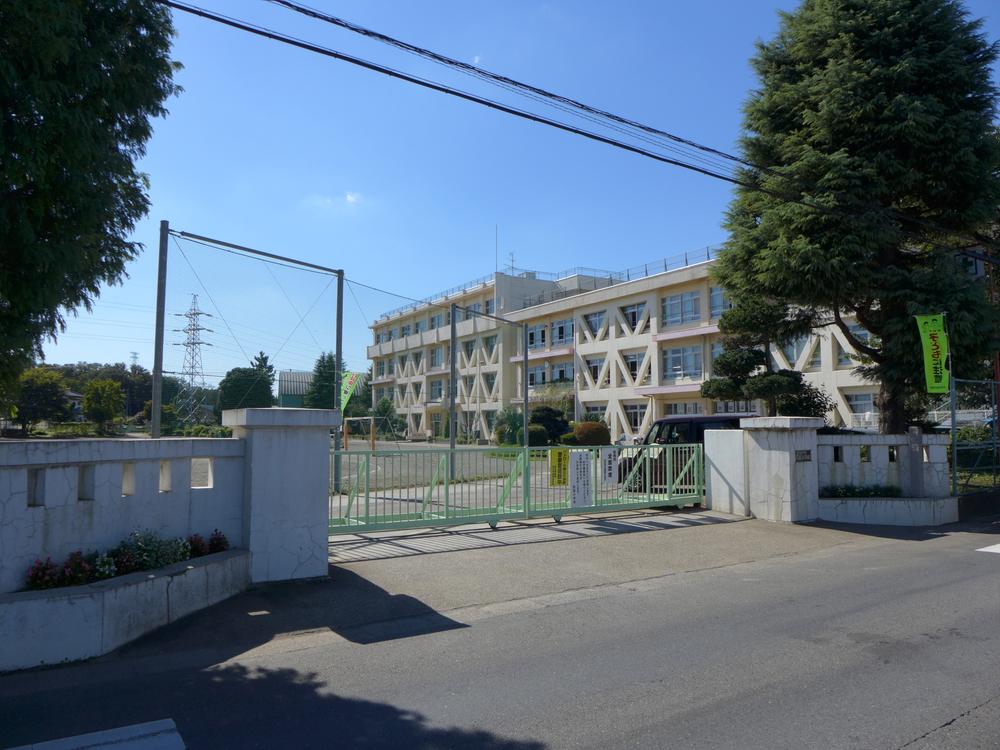 Primary school. Nishitomi until elementary school 1500m