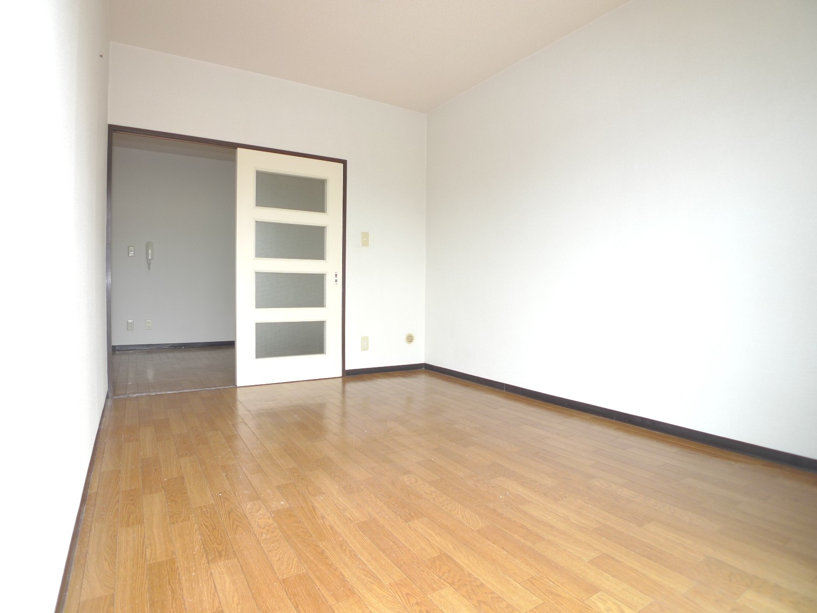 Living and room. A bright room