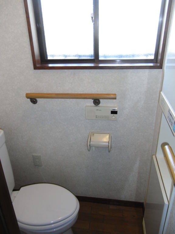 Toilet. 1F, There is a toilet in the 2F